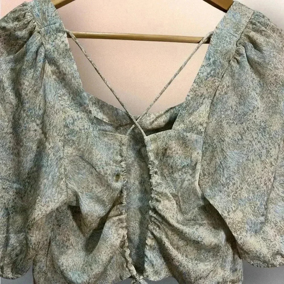 H&M NWT Women's Floral Open Back Crop Blouse 3/4 Sleeve Size L - Picture 3 of 7